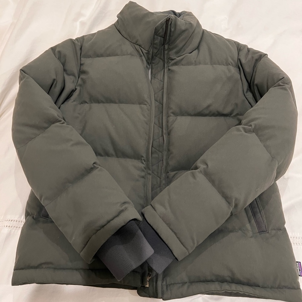 Patagonia women’s small puffer jacket